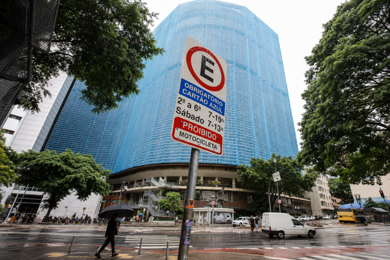 Projeto pode acabar com pontos na CNH por irregularidade na Zona Azul